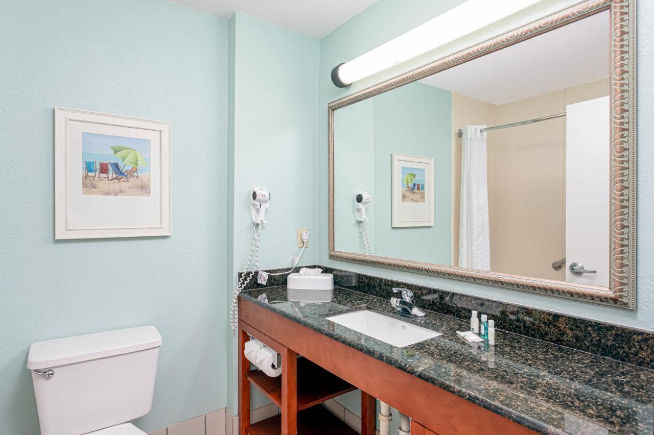 Beachside Hotel And Suites Коко Бийч Екстериор снимка