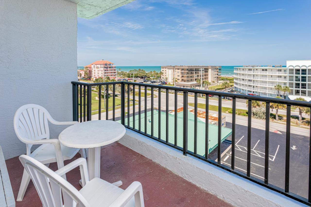 Beachside Hotel And Suites Коко Бийч Екстериор снимка