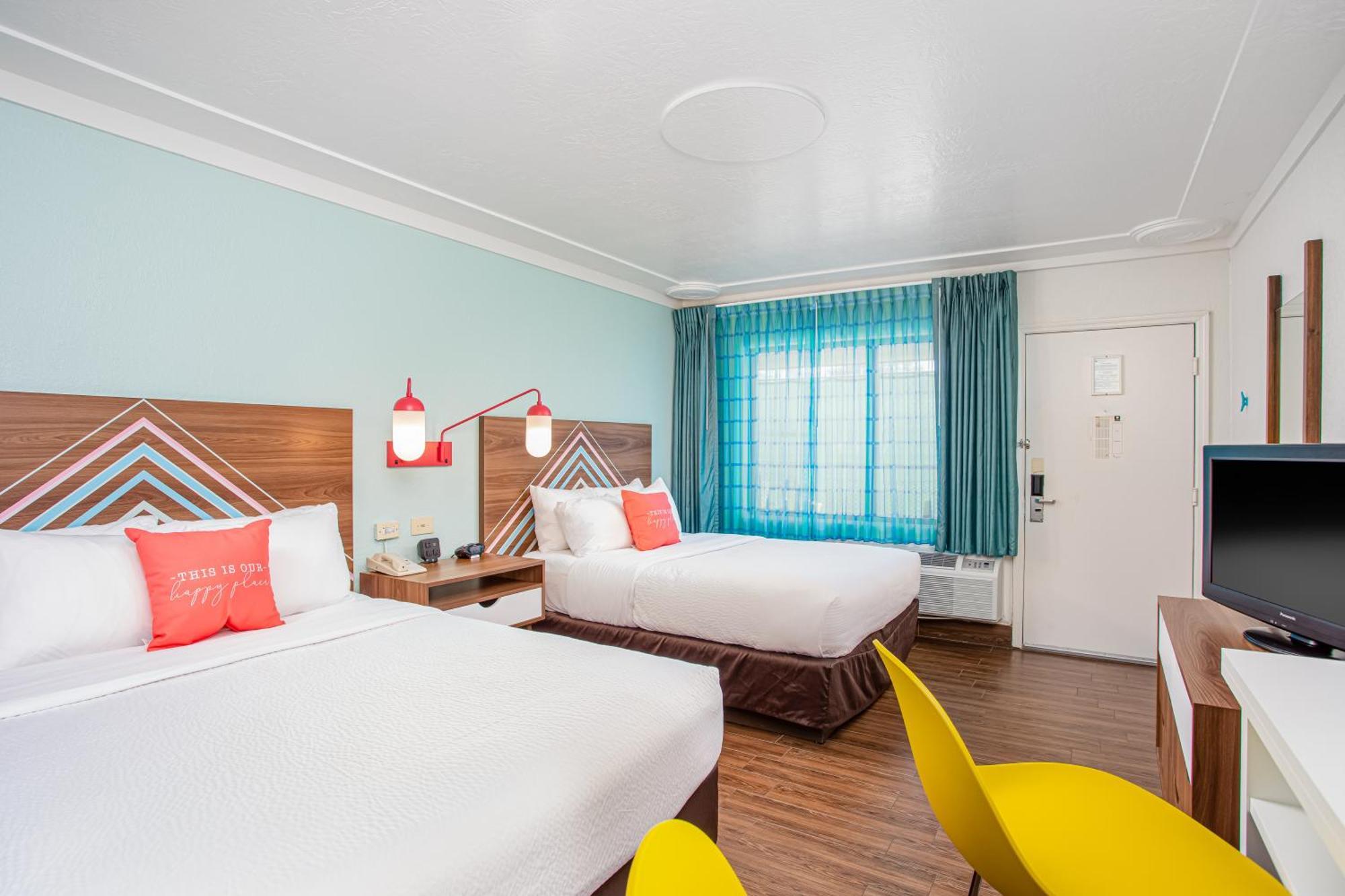 Beachside Hotel And Suites Коко Бийч Екстериор снимка
