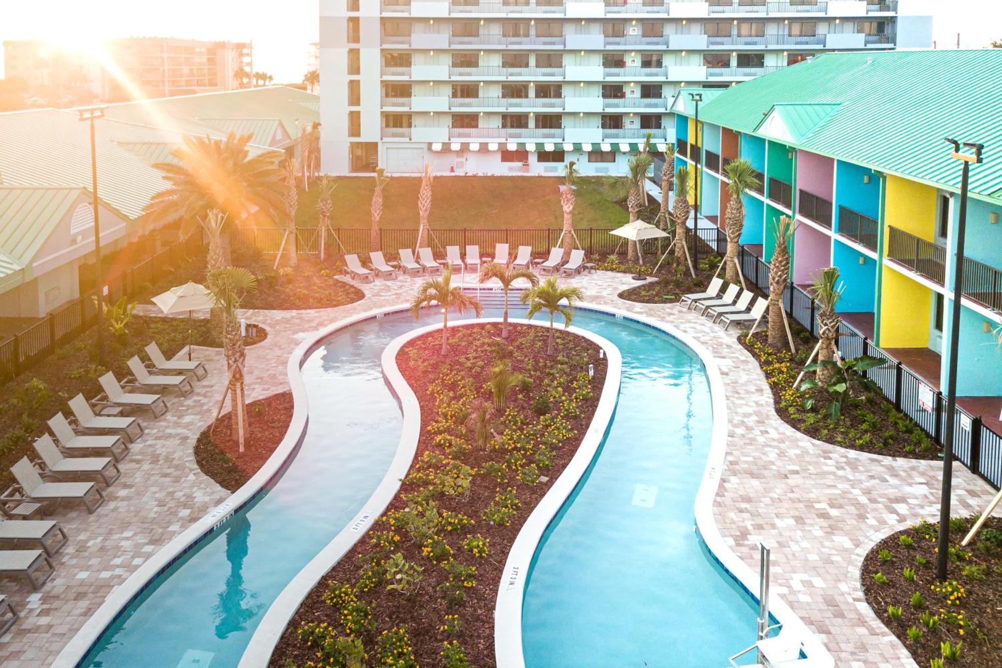 Beachside Hotel And Suites Коко Бийч Екстериор снимка